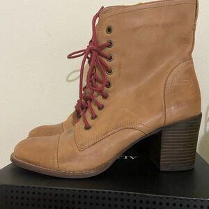 Tan Leather Ankle Boots with Red Laces